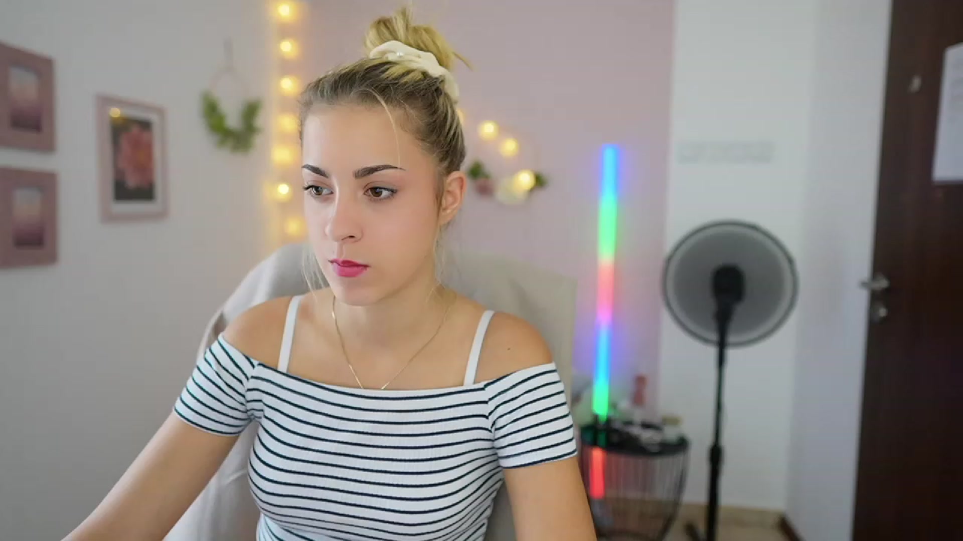 Gallery image thumbnail from Gia_Lopez18's myfreecams stream on, 08/03/2023, 14:04 image 8 of 20