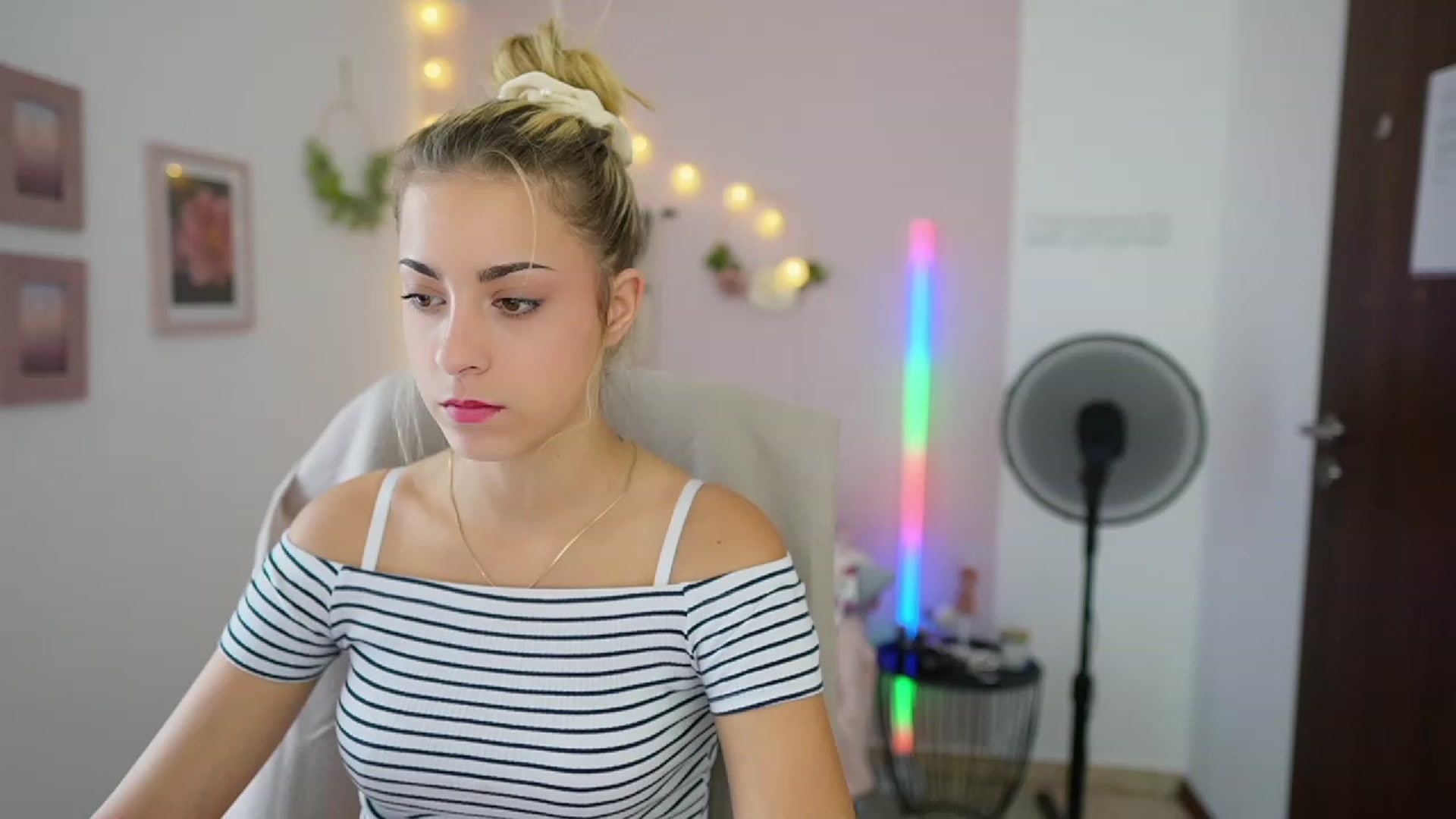 Gallery image thumbnail from Gia_Lopez18's myfreecams stream on, 08/03/2023, 14:04 image 16 of 20