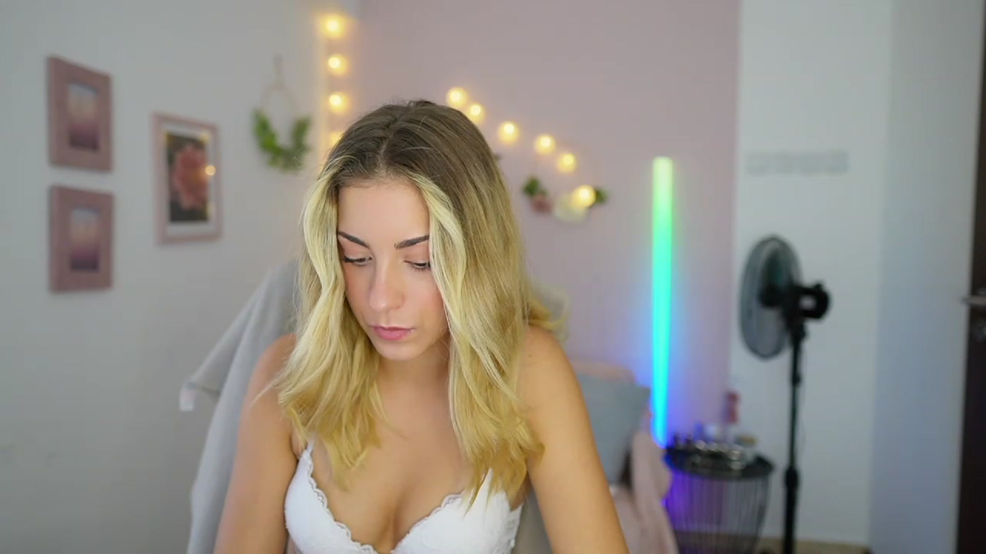 Gallery image thumbnail from Gia_Lopez18's myfreecams stream on, 08/07/2023, 15:01 image 20 of 20