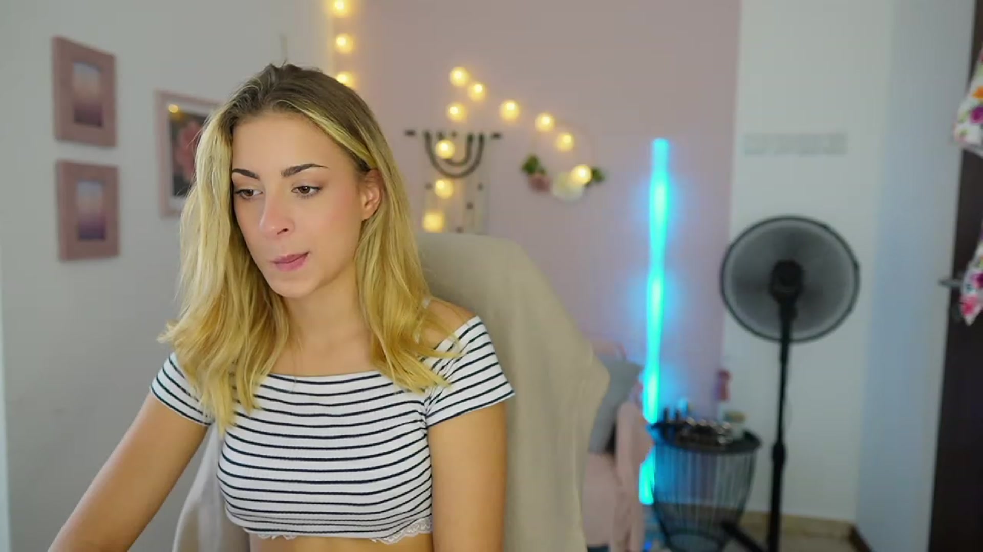 Gallery image thumbnail from Gia_Lopez18's myfreecams stream on, 08/08/2023, 14:32 image 14 of 20