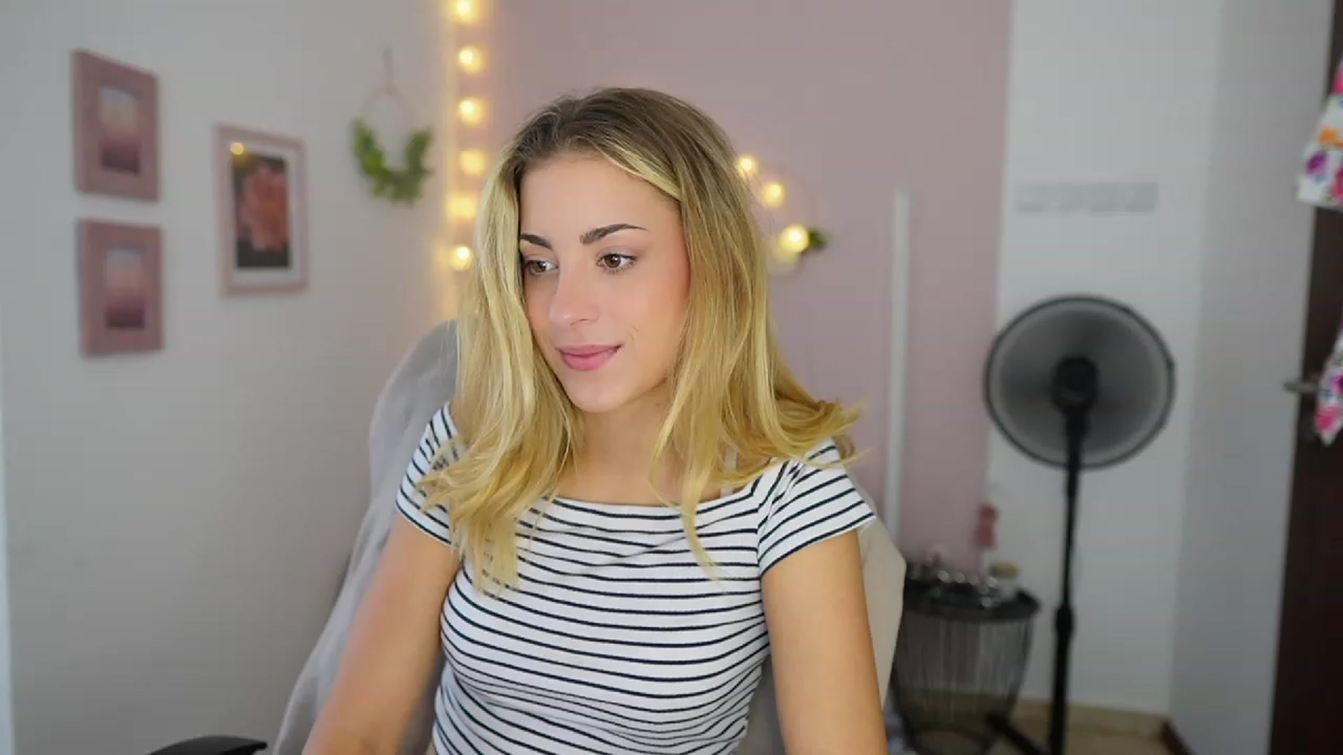 Gallery image thumbnail from Gia_Lopez18's myfreecams stream on, 08/08/2023, 14:32 image 4 of 20