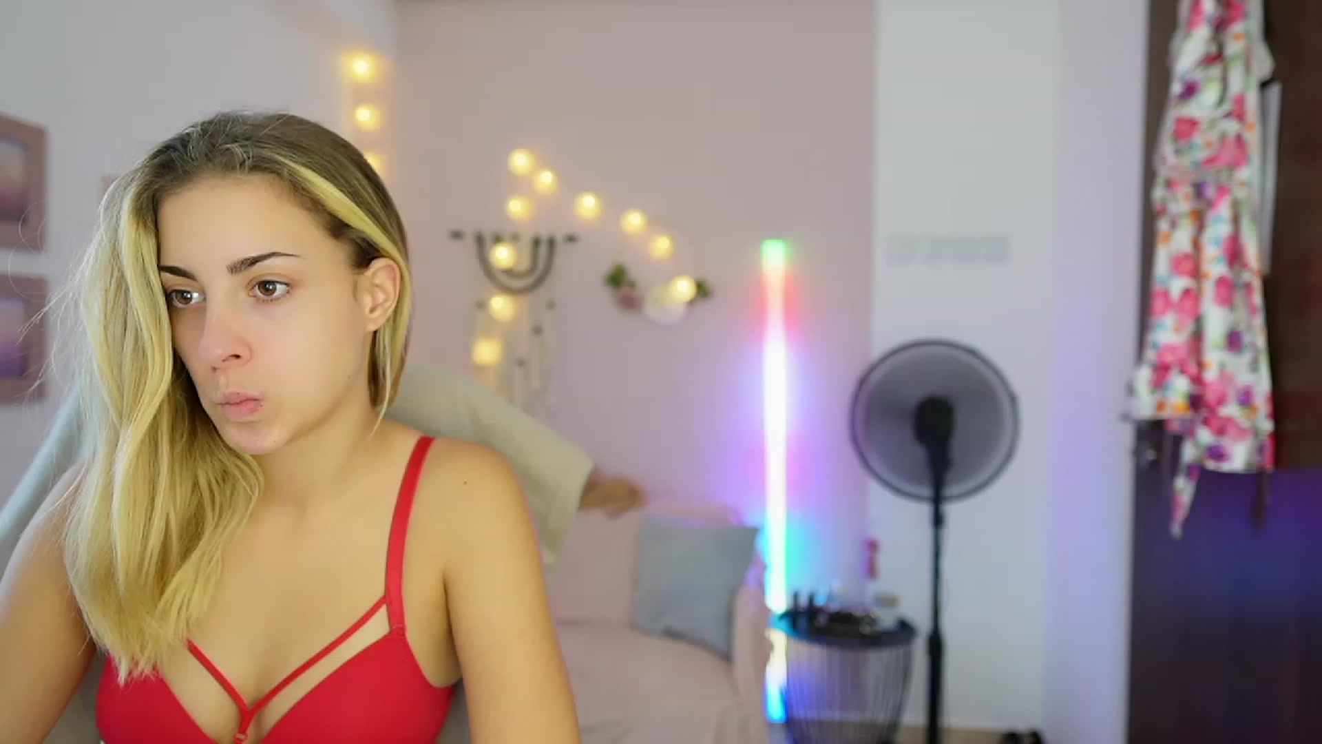 Gallery image thumbnail from Gia_Lopez18's myfreecams stream on, 08/10/2023, 17:49 image 7 of 20
