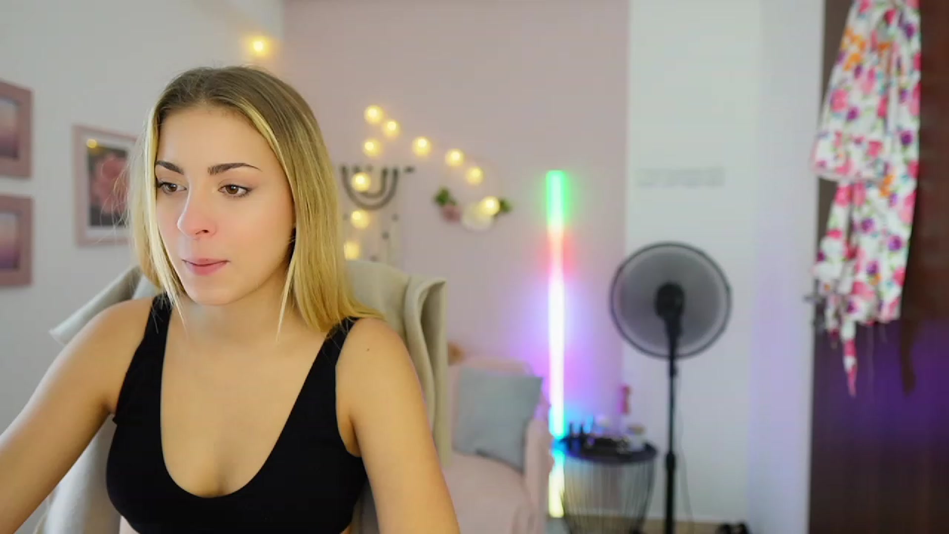 Gallery image thumbnail from Gia_Lopez18's myfreecams stream on, 08/13/2023, 14:29 image 16 of 20