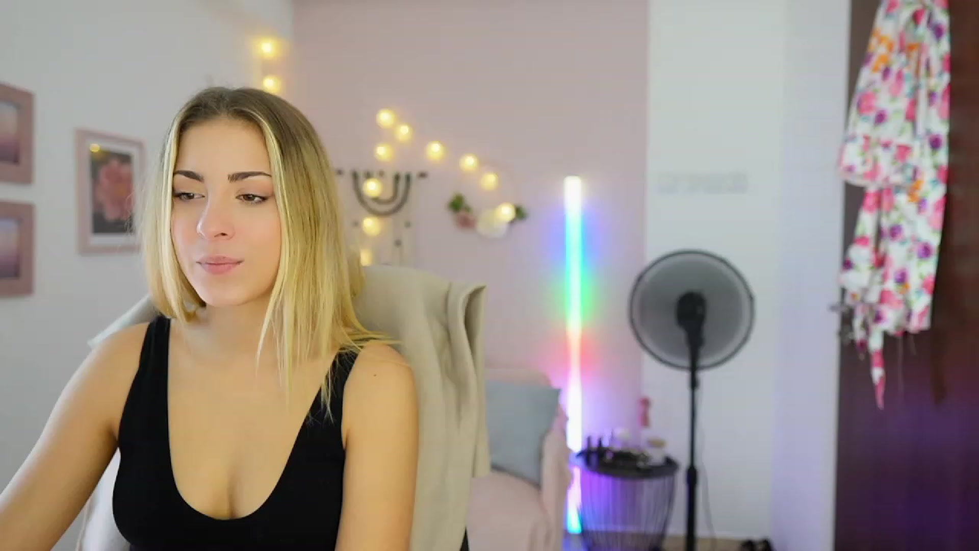 Gallery image thumbnail from Gia_Lopez18's myfreecams stream on, 08/13/2023, 14:29 image 12 of 20