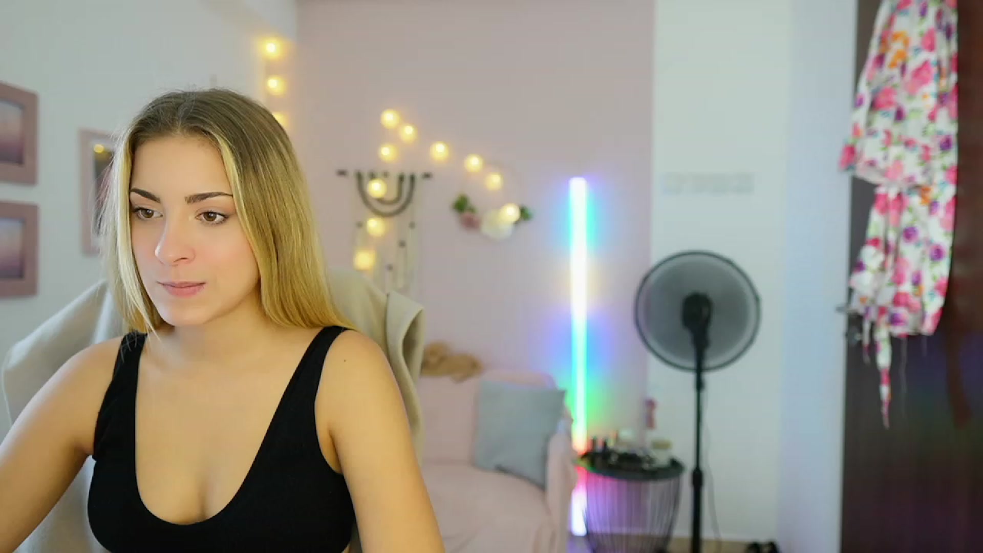 Gallery image thumbnail from Gia_Lopez18's myfreecams stream on, 08/13/2023, 15:41 image 8 of 20