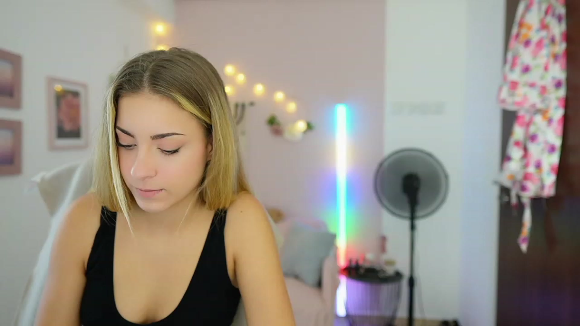 Gallery image thumbnail from Gia_Lopez18's myfreecams stream on, 08/13/2023, 17:48 image 9 of 20