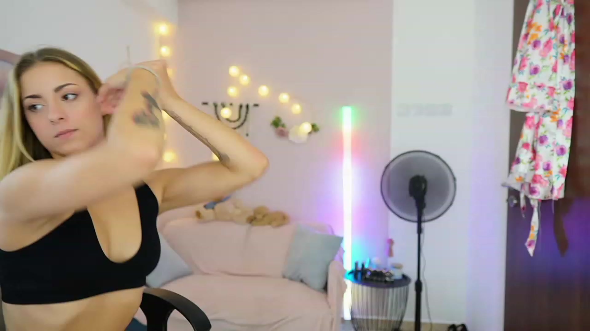 Gallery image thumbnail from Gia_Lopez18's myfreecams stream on, 08/13/2023, 17:48 image 14 of 20