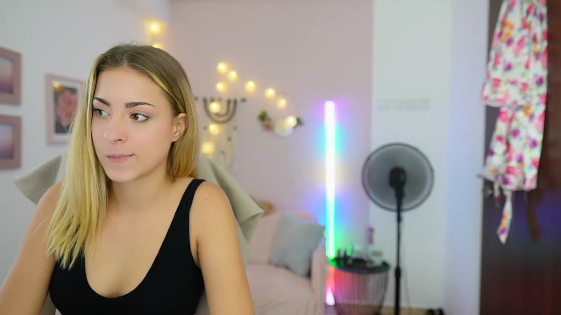 Gallery image thumbnail from Gia_Lopez18's myfreecams stream on, 08/13/2023, 17:48 image 16 of 20