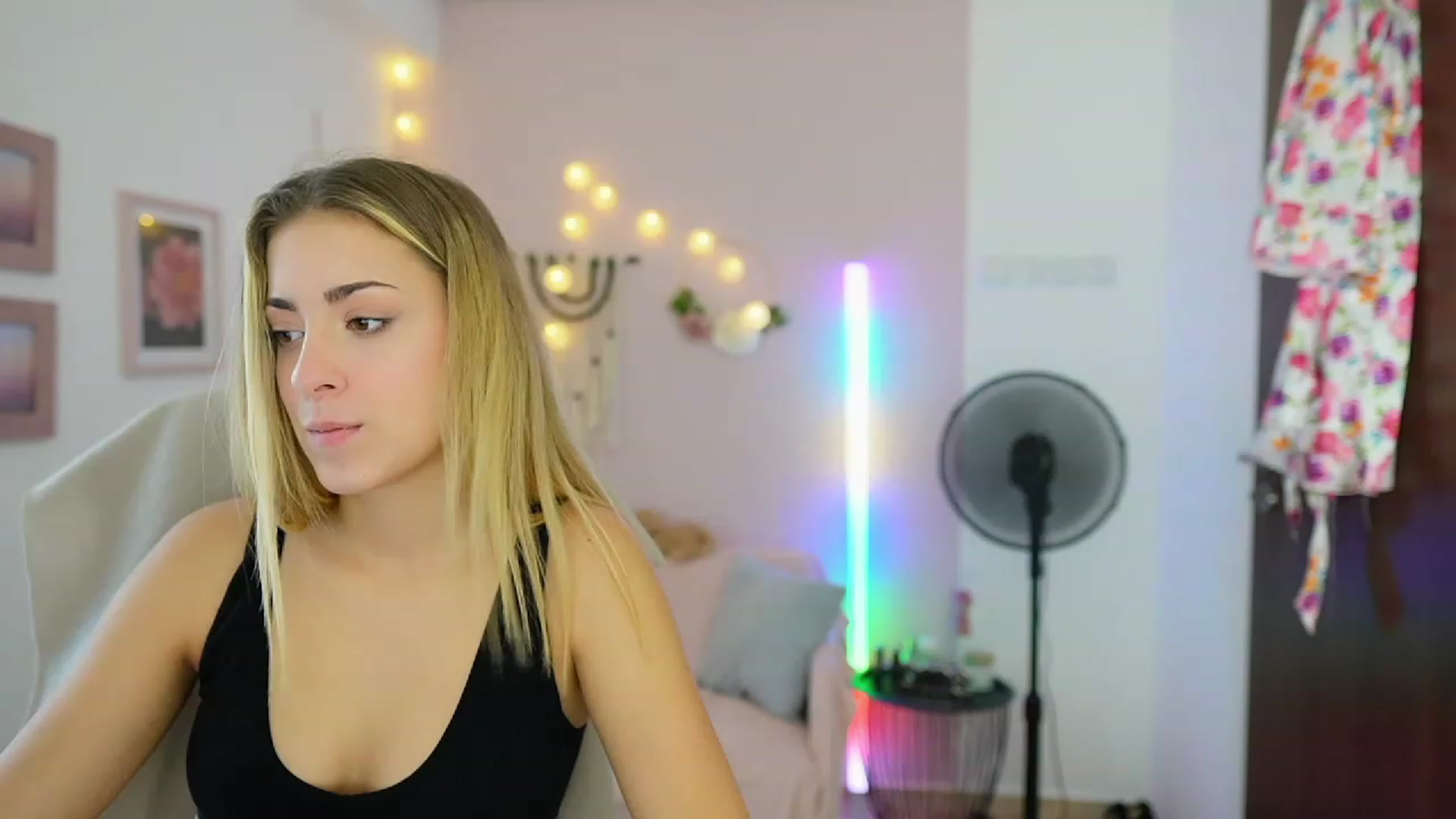 Gallery image thumbnail from Gia_Lopez18's myfreecams stream on, 08/13/2023, 17:48 image 2 of 20