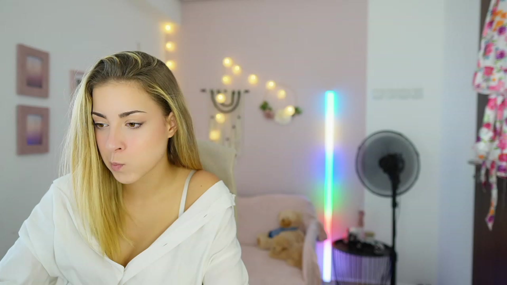 Gallery image thumbnail from Gia_Lopez18's myfreecams stream on, 08/14/2023, 14:29 image 10 of 20