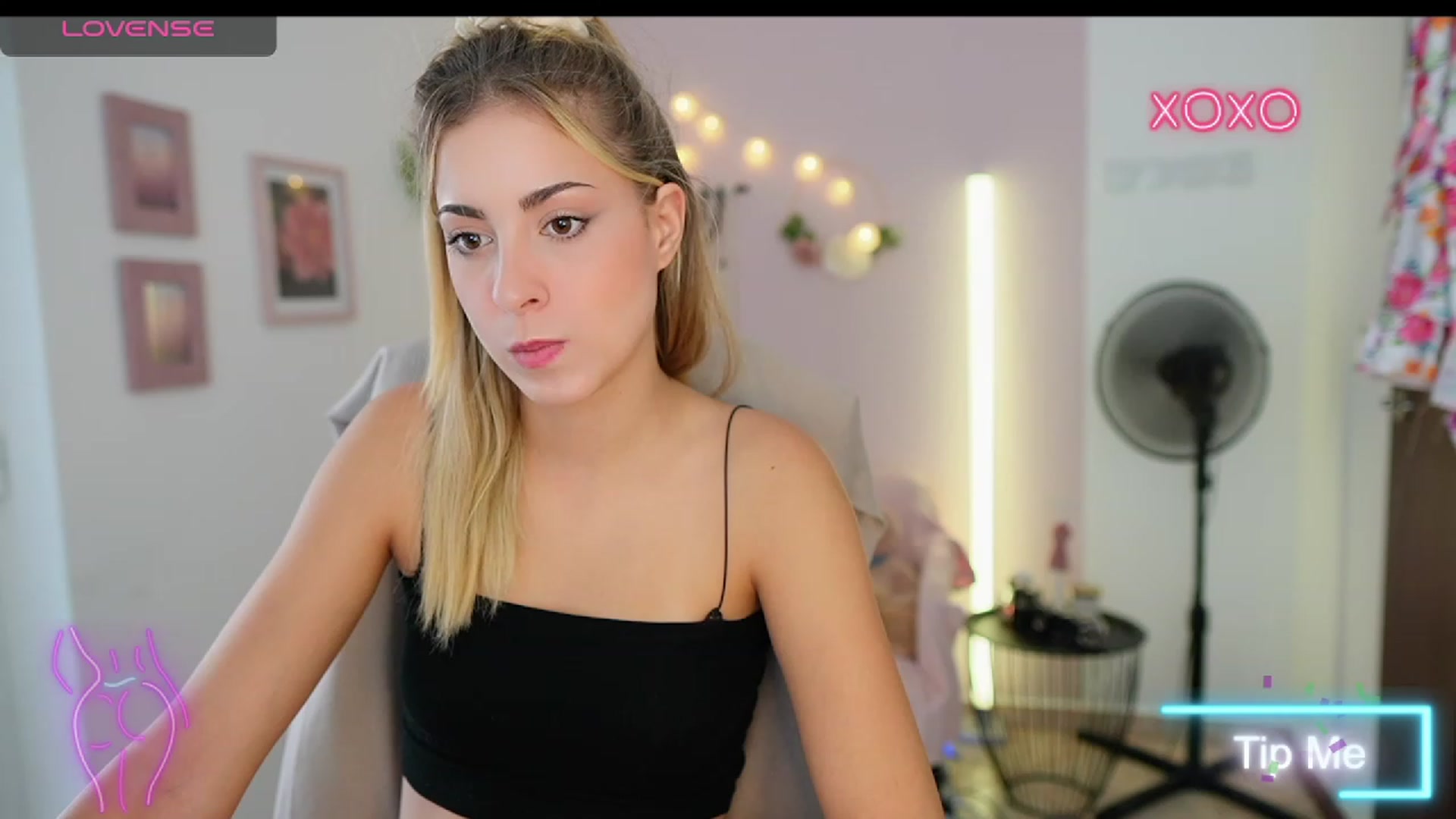 Gallery image thumbnail from Gia_Lopez18's myfreecams stream on, 08/16/2023, 17:51 image 15 of 20