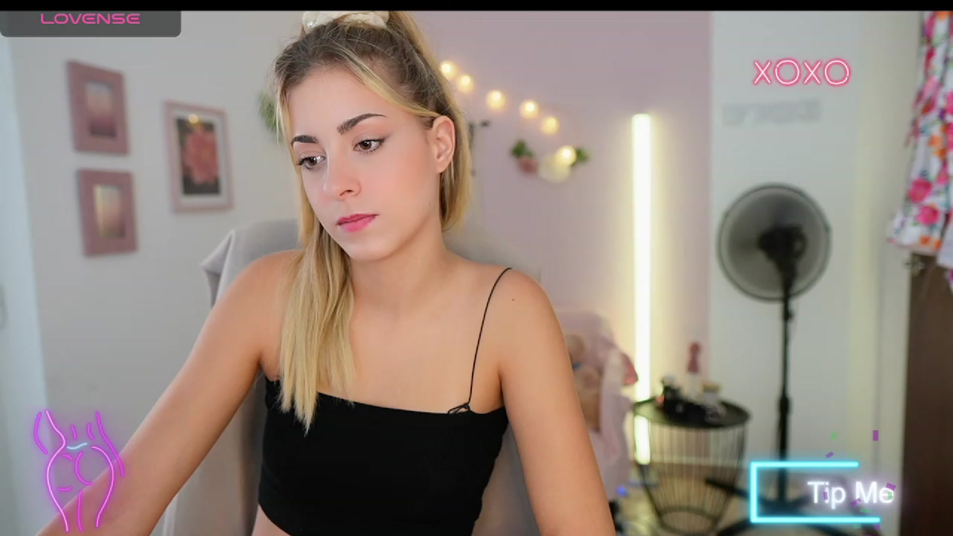 Gallery image thumbnail from Gia_Lopez18's myfreecams stream on, 08/16/2023, 17:51 image 17 of 20