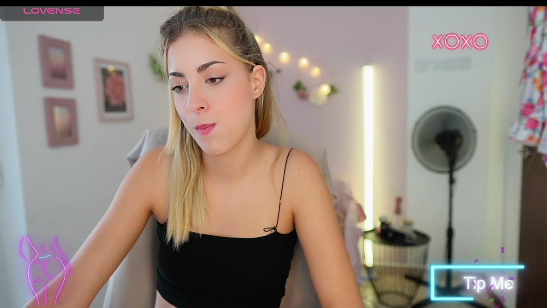 Gallery image thumbnail from Gia_Lopez18's myfreecams stream on, 08/16/2023, 17:51 image 14 of 20