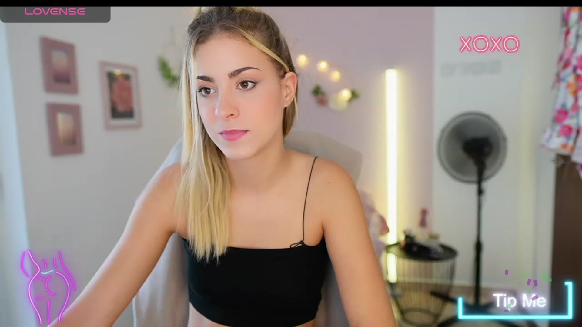 Gallery image thumbnail from Gia_Lopez18's myfreecams stream on, 08/16/2023, 17:51 image 6 of 20