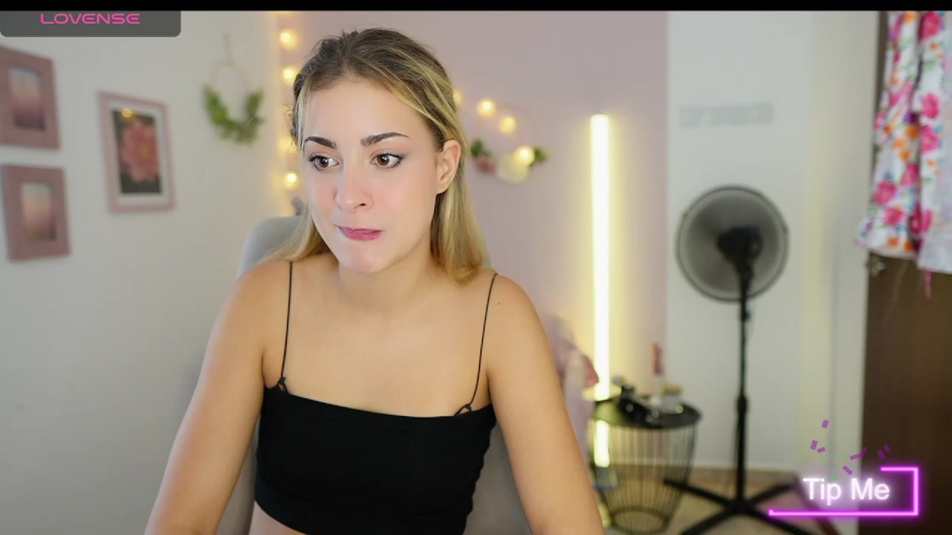 Gallery image thumbnail from Gia_Lopez18's myfreecams stream on, 08/17/2023, 14:46 image 4 of 20