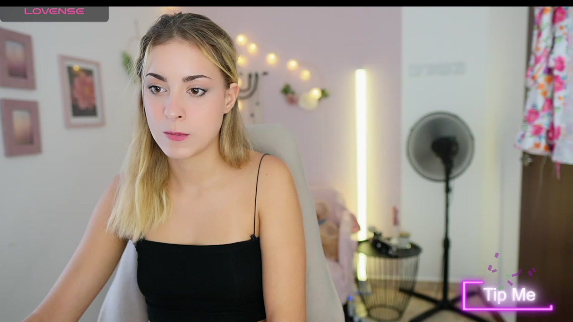 Gallery image thumbnail from Gia_Lopez18's myfreecams stream on, 08/17/2023, 14:46 image 9 of 20
