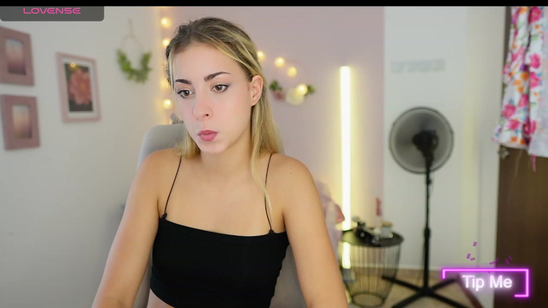 Gallery image thumbnail from Gia_Lopez18's myfreecams stream on, 08/17/2023, 14:46 image 6 of 20
