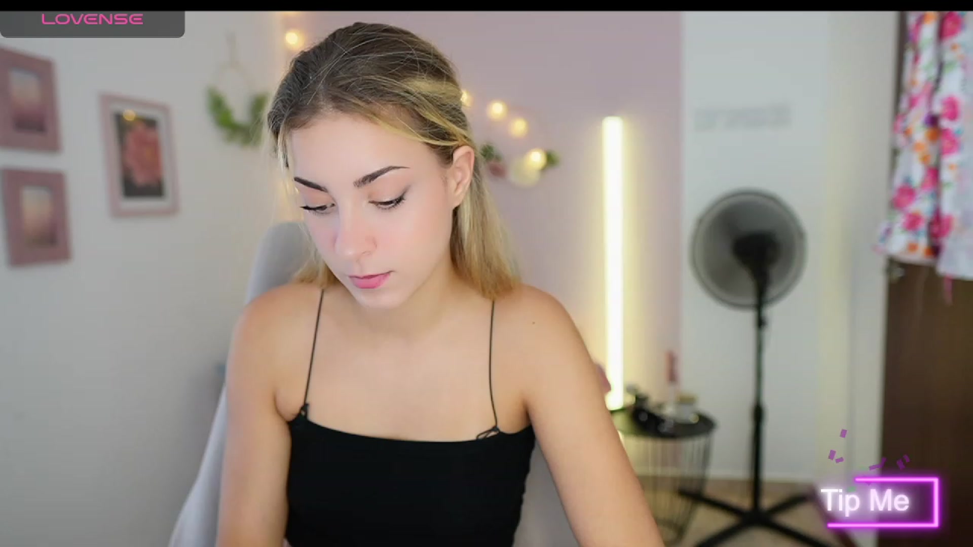 Gallery image thumbnail from Gia_Lopez18's myfreecams stream on, 08/17/2023, 14:46 image 11 of 20