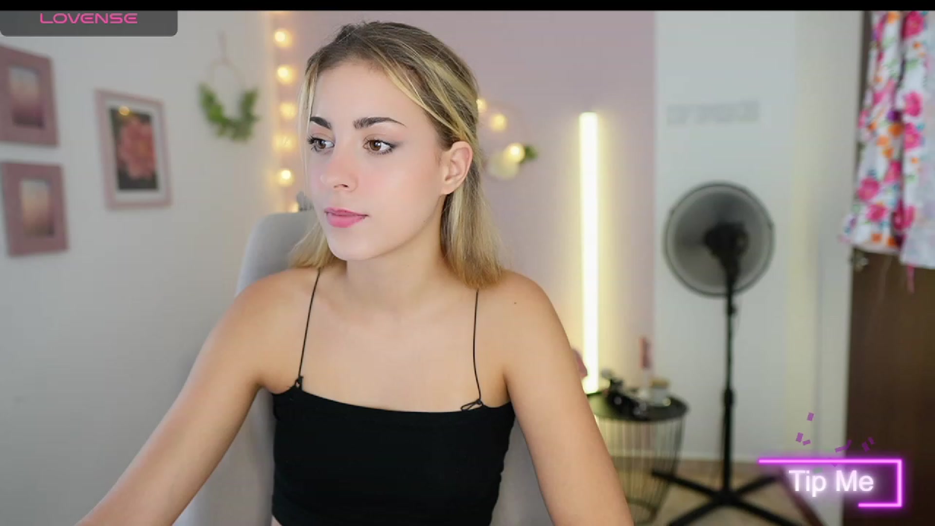 Gallery image thumbnail from Gia_Lopez18's myfreecams stream on, 08/17/2023, 14:46 image 12 of 20