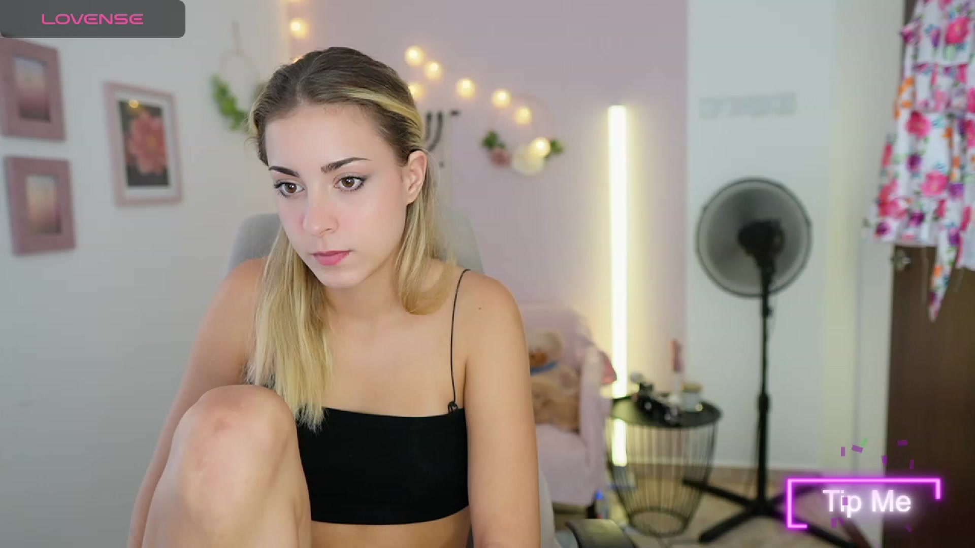 Gallery image thumbnail from Gia_Lopez18's myfreecams stream on, 08/17/2023, 17:32 image 13 of 20
