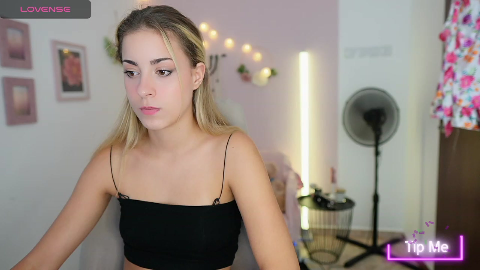 Gallery image thumbnail from Gia_Lopez18's myfreecams stream on, 08/17/2023, 17:32 image 20 of 20