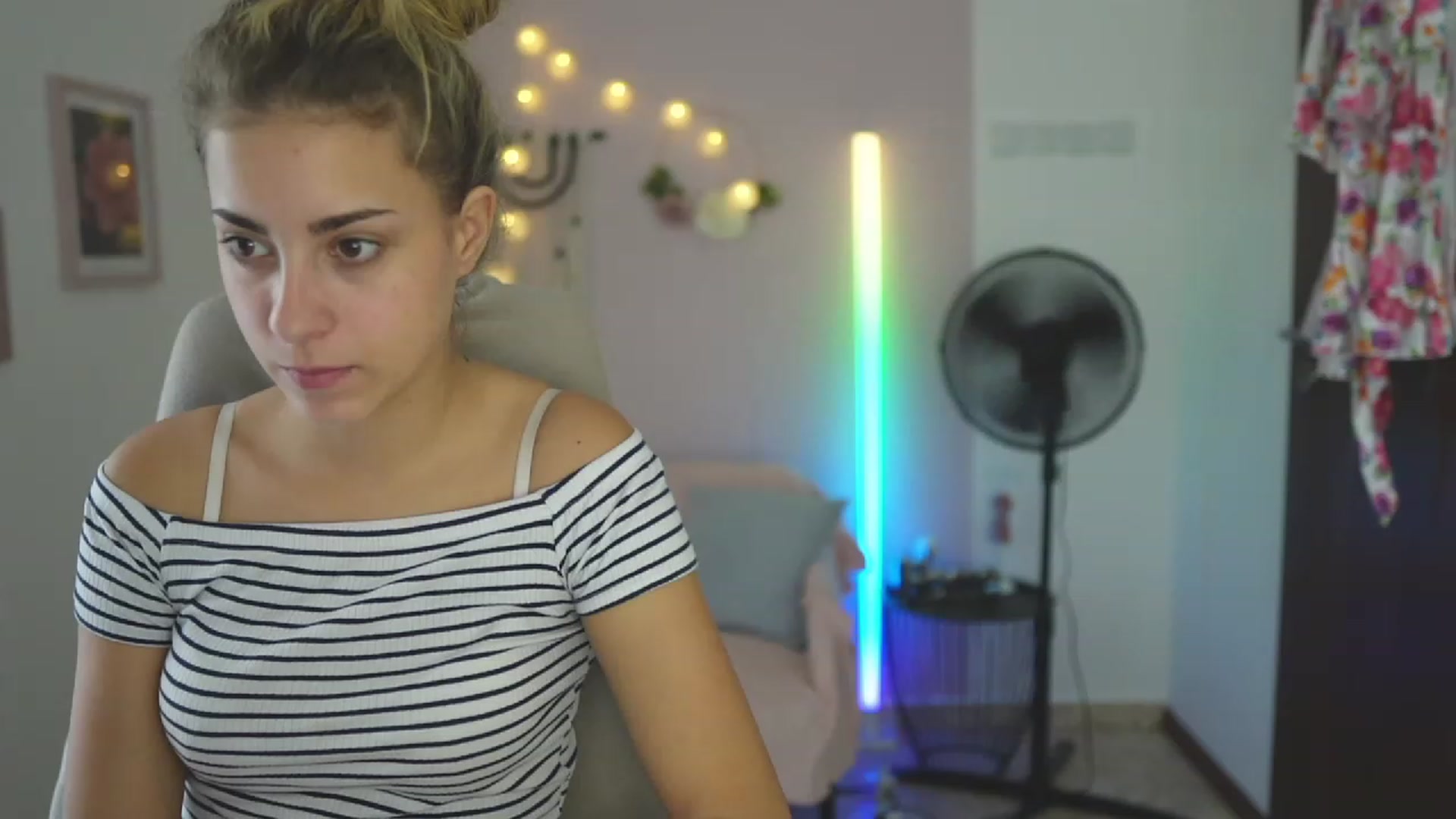 Gallery image thumbnail from Gia_Lopez18's myfreecams stream on, 08/25/2023, 14:11 image 8 of 20