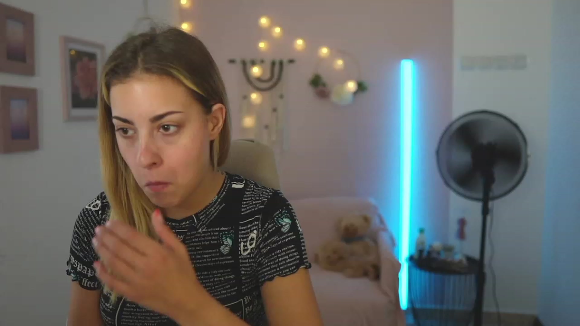 Gallery image thumbnail from Gia_Lopez18's myfreecams stream on, 08/29/2023, 15:38 image 5 of 20