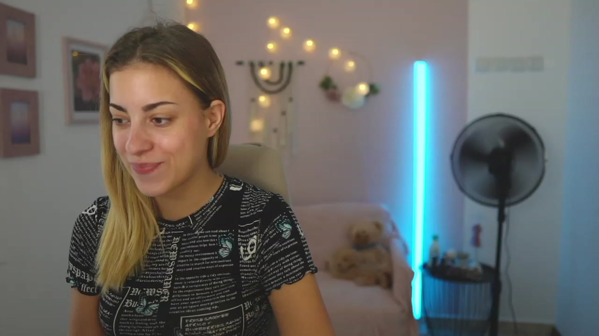 Gallery image thumbnail from Gia_Lopez18's myfreecams stream on, 08/29/2023, 15:38 image 4 of 20