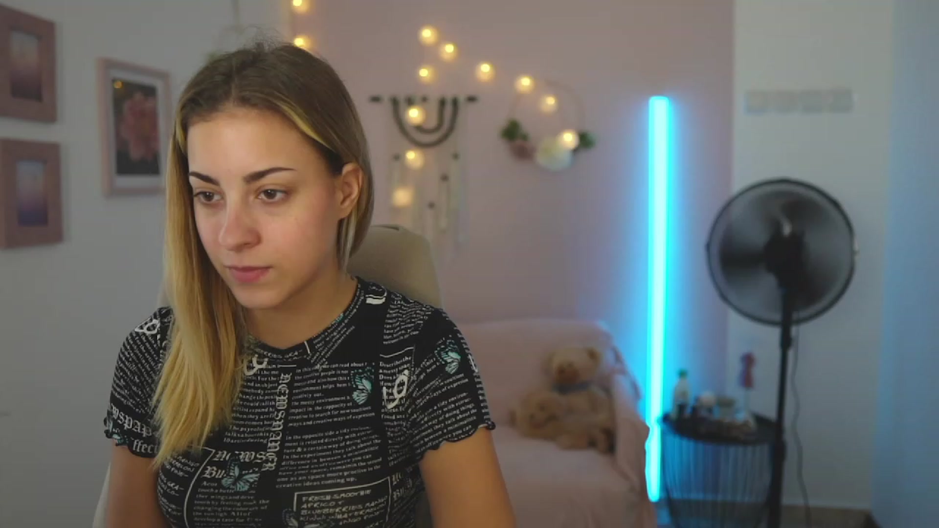 Gallery image thumbnail from Gia_Lopez18's myfreecams stream on, 08/29/2023, 15:38 image 6 of 20
