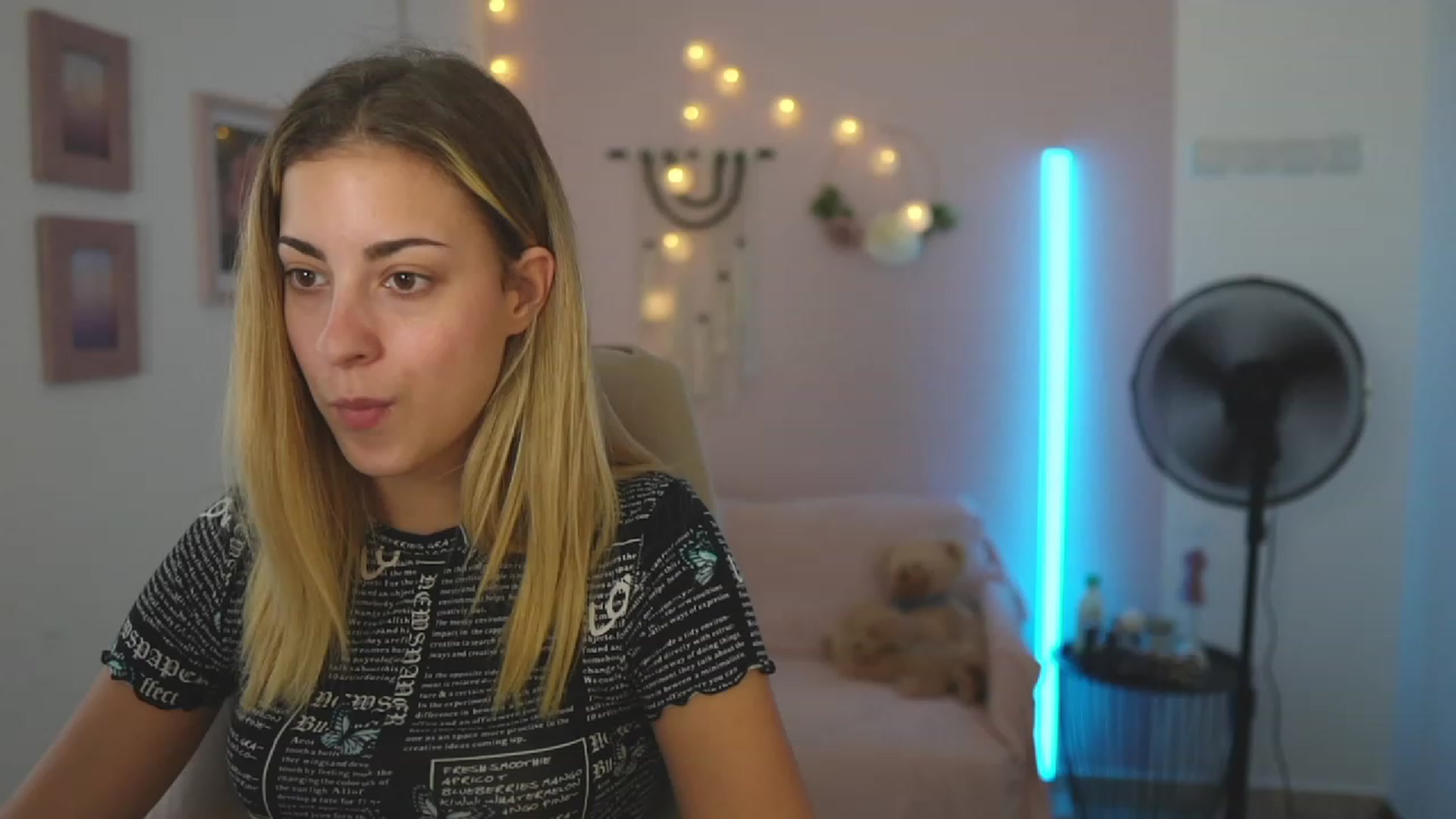 Gallery image thumbnail from Gia_Lopez18's myfreecams stream on, 08/29/2023, 16:09 image 5 of 20