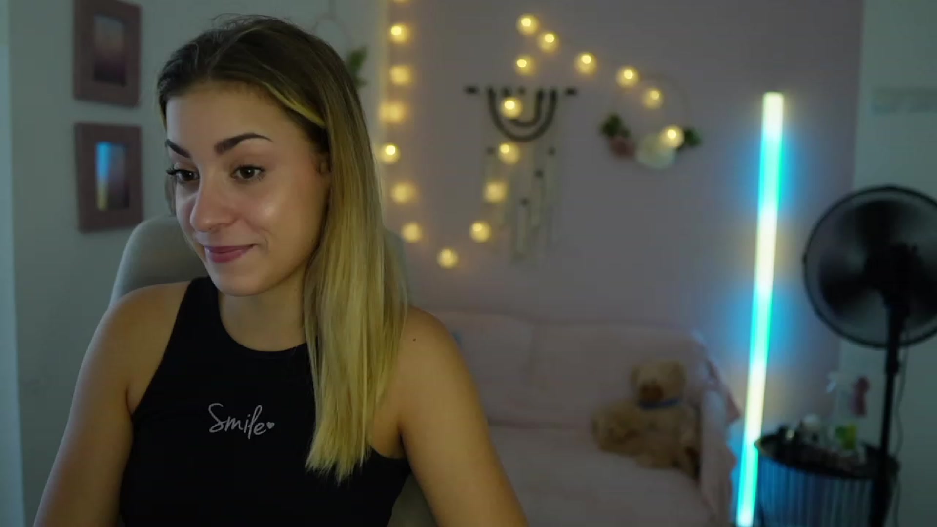 Gallery image thumbnail from Gia_Lopez18's myfreecams stream on, 08/30/2023, 15:41 image 7 of 20