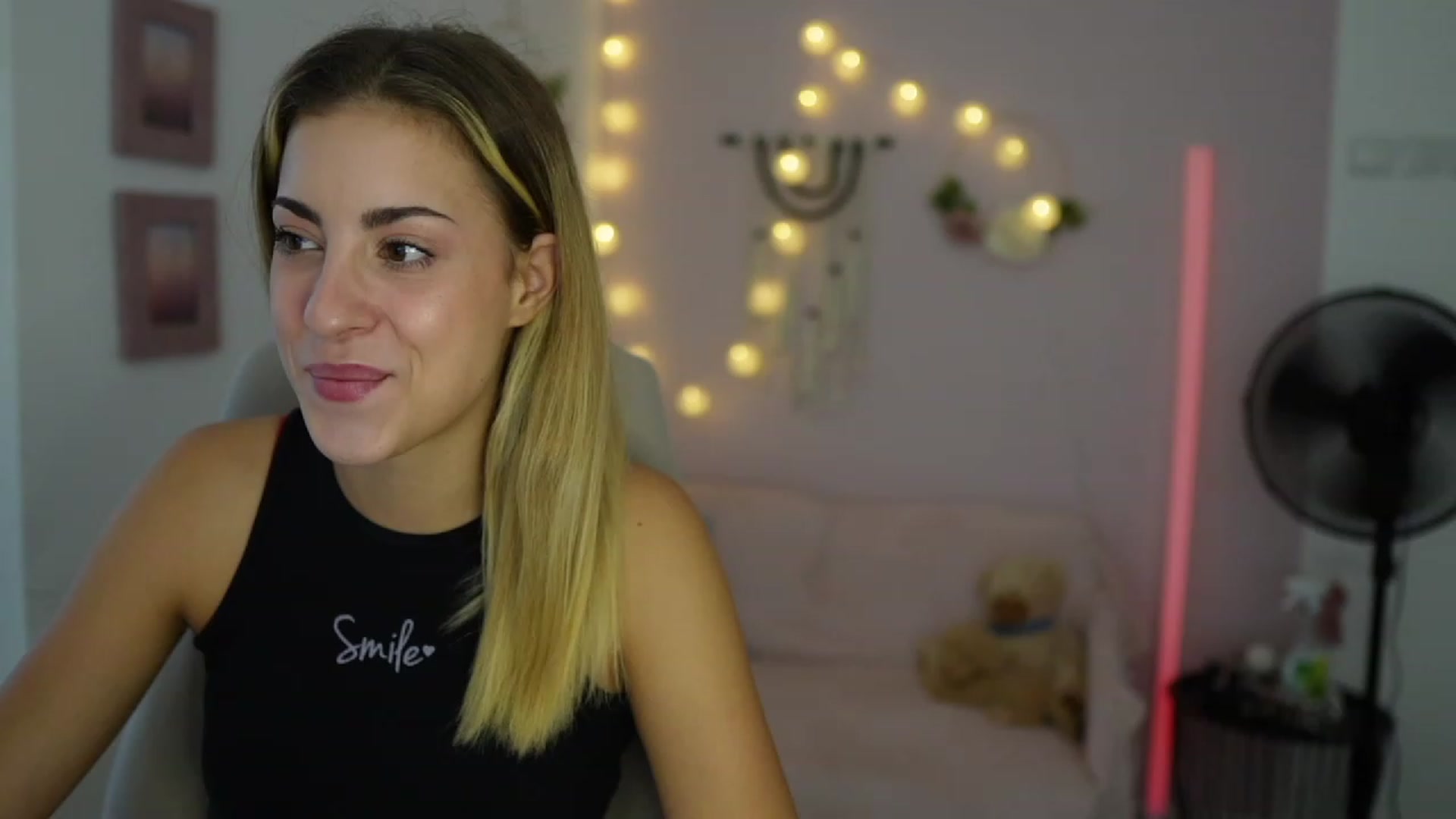 Gallery image thumbnail from Gia_Lopez18's myfreecams stream on, 08/30/2023, 17:26 image 9 of 20