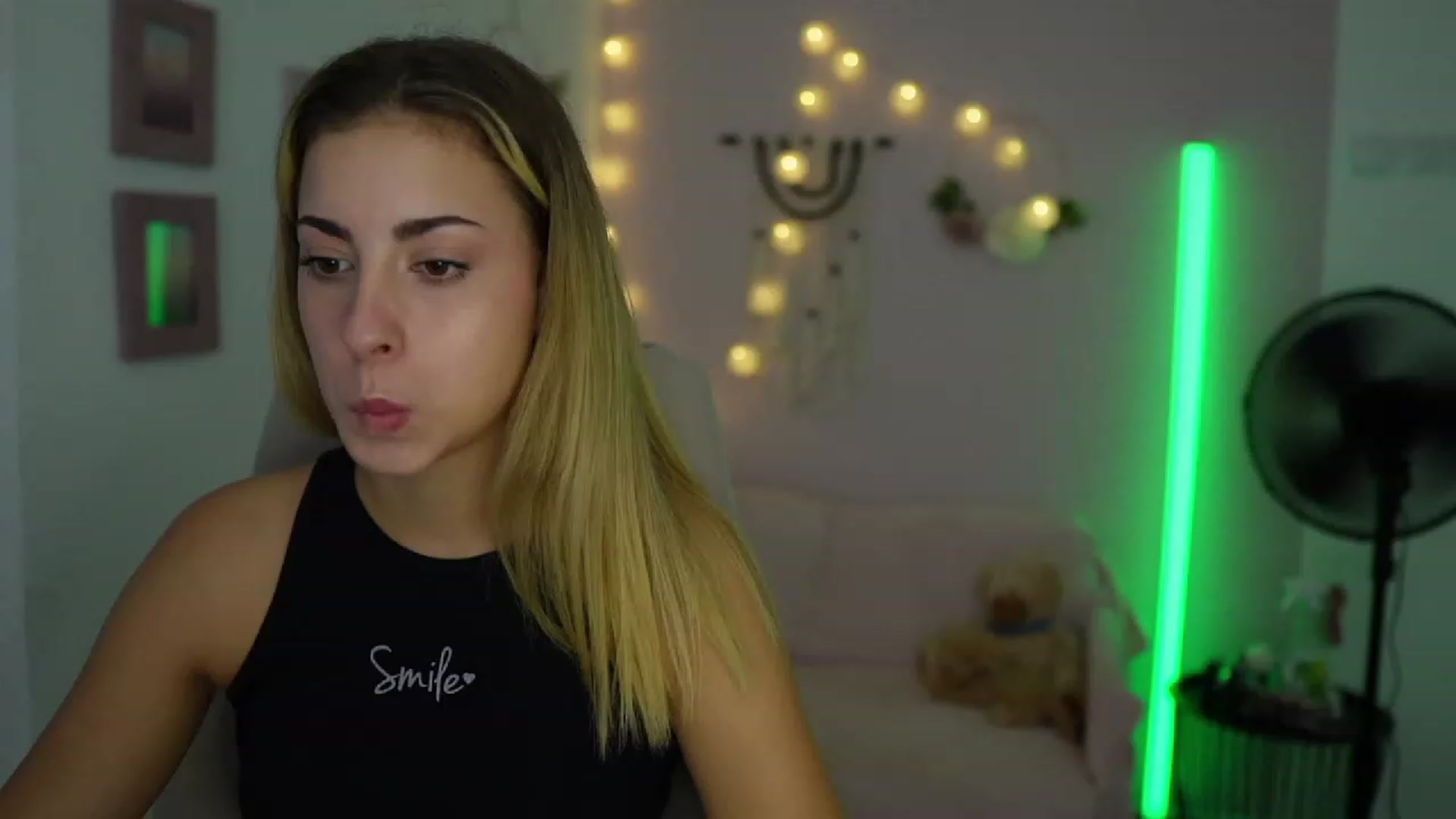 Gallery image thumbnail from Gia_Lopez18's myfreecams stream on, 08/30/2023, 17:26 image 16 of 20