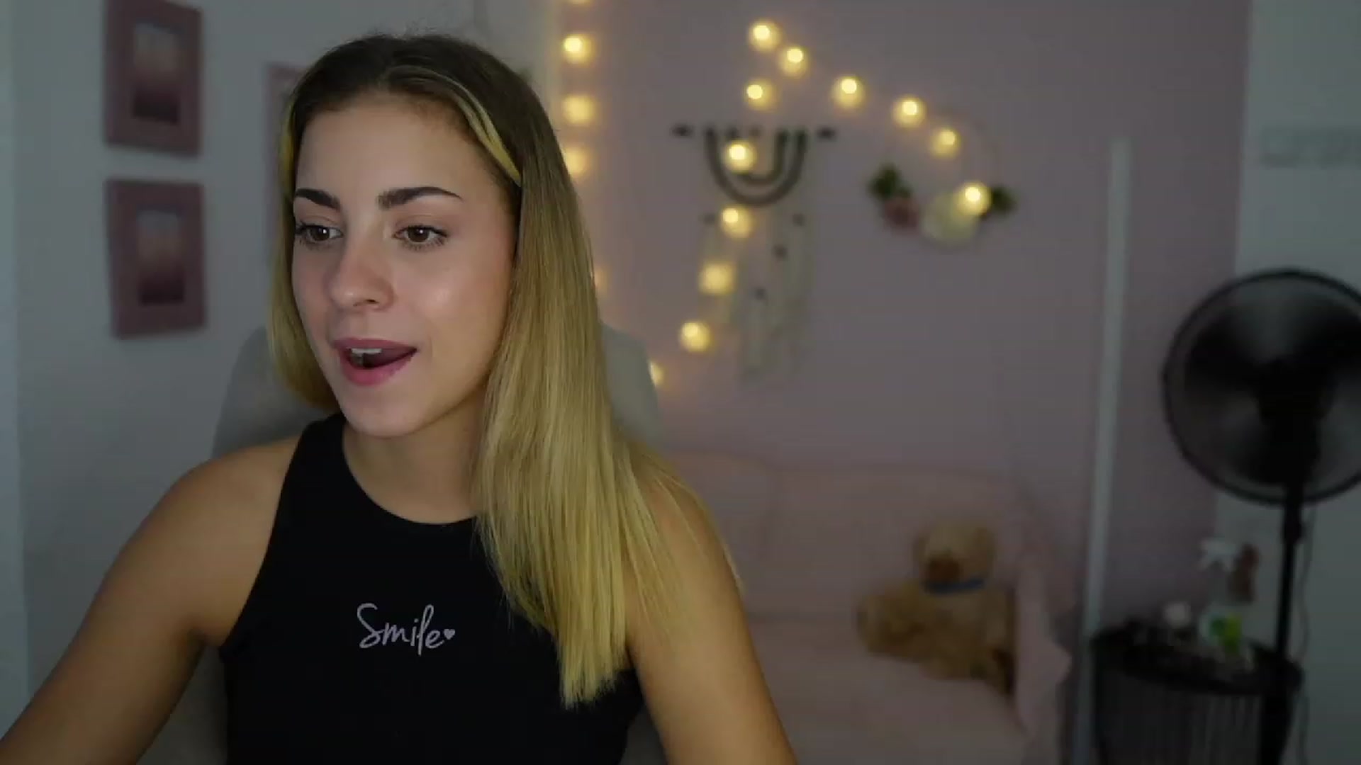Gallery image thumbnail from Gia_Lopez18's myfreecams stream on, 08/30/2023, 17:26 image 17 of 20