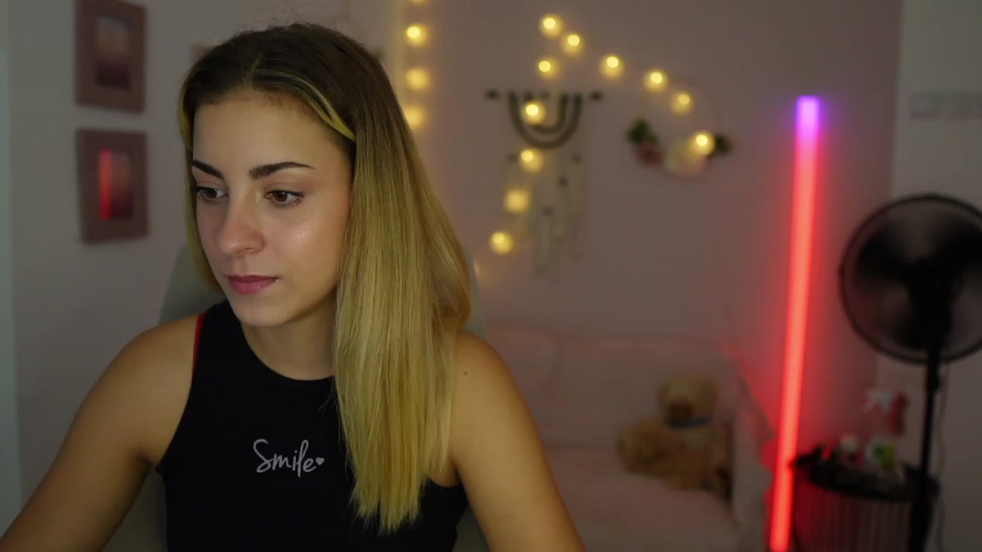 Gallery image thumbnail from Gia_Lopez18's myfreecams stream on, 08/30/2023, 17:26 image 15 of 20