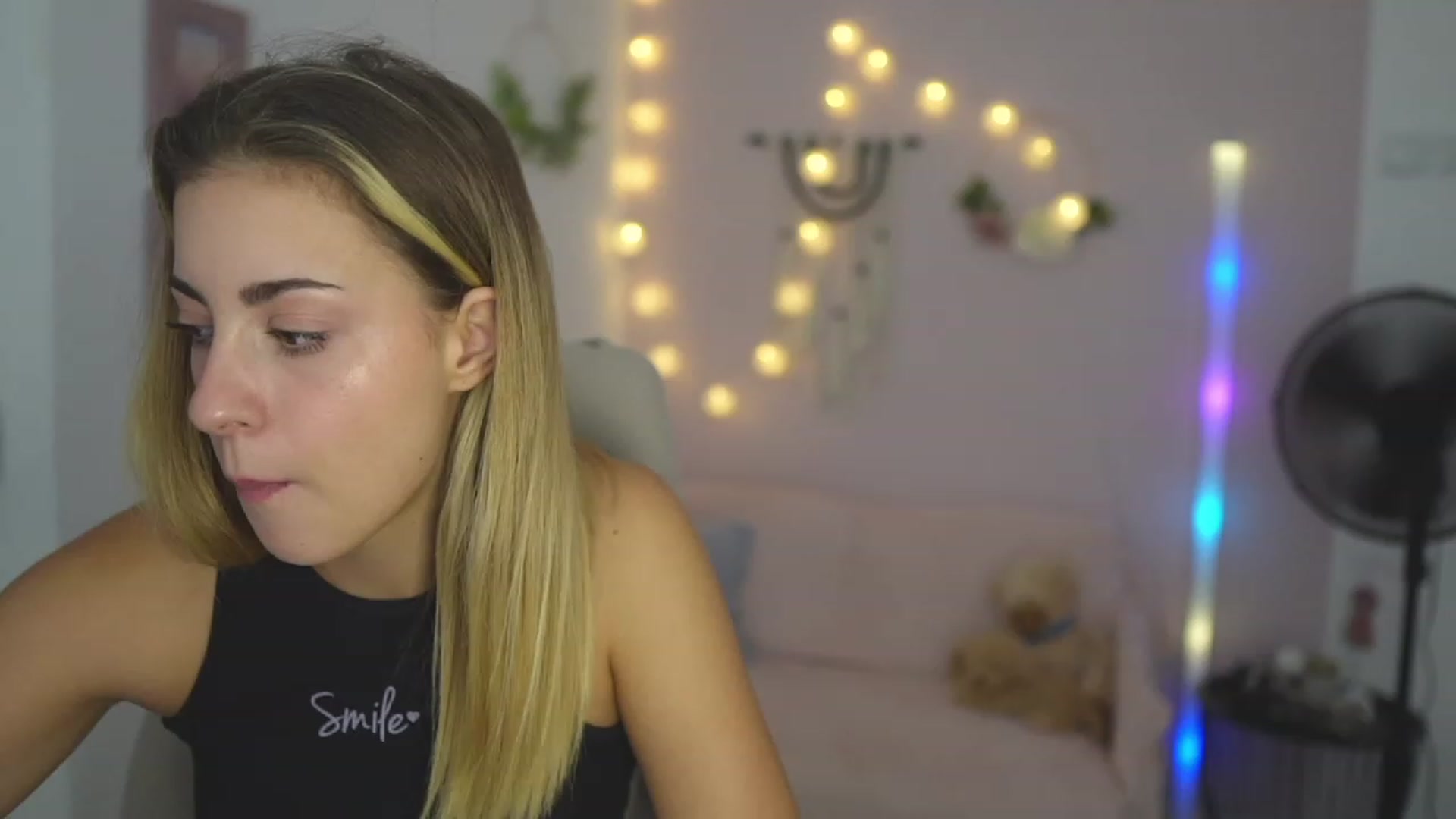 Gallery image thumbnail from Gia_Lopez18's myfreecams stream on, 08/30/2023, 19:58 image 3 of 20