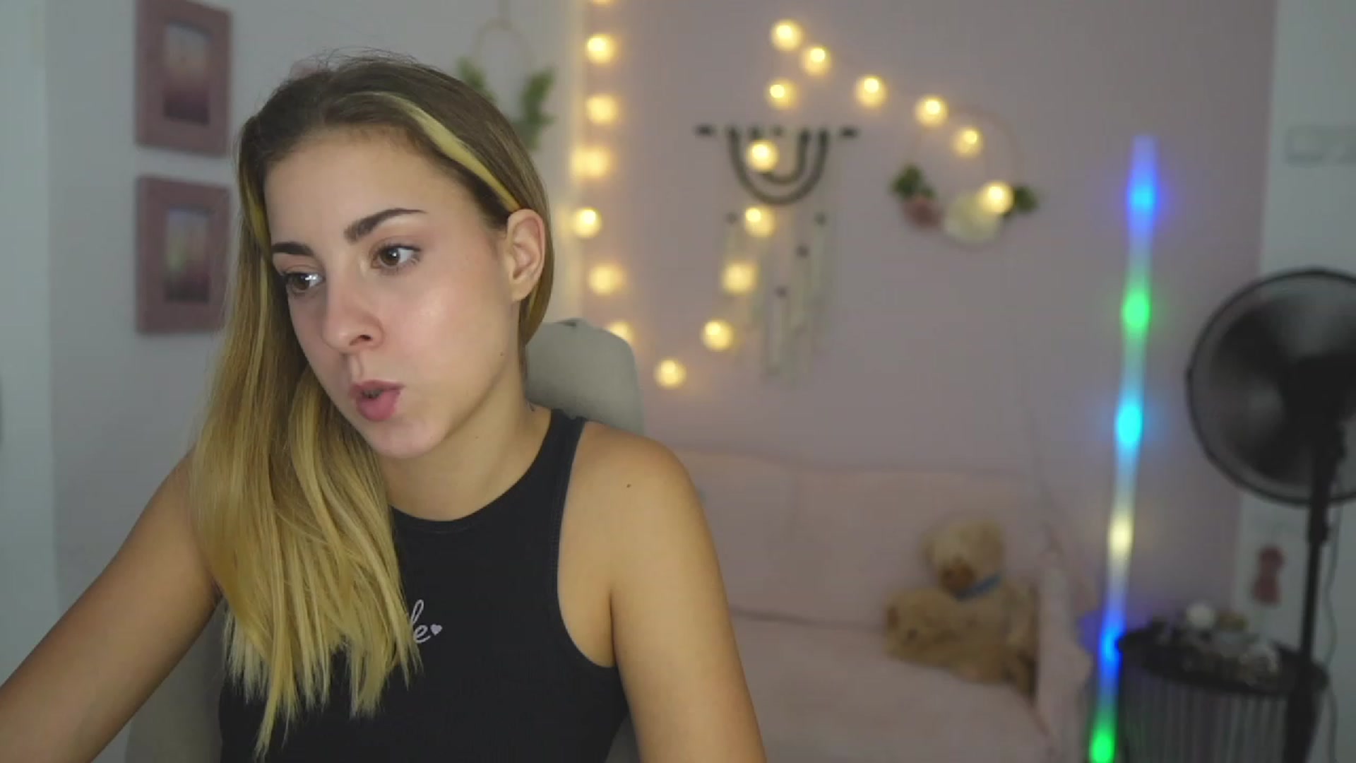 Gallery image thumbnail from Gia_Lopez18's myfreecams stream on, 08/30/2023, 19:58 image 4 of 20
