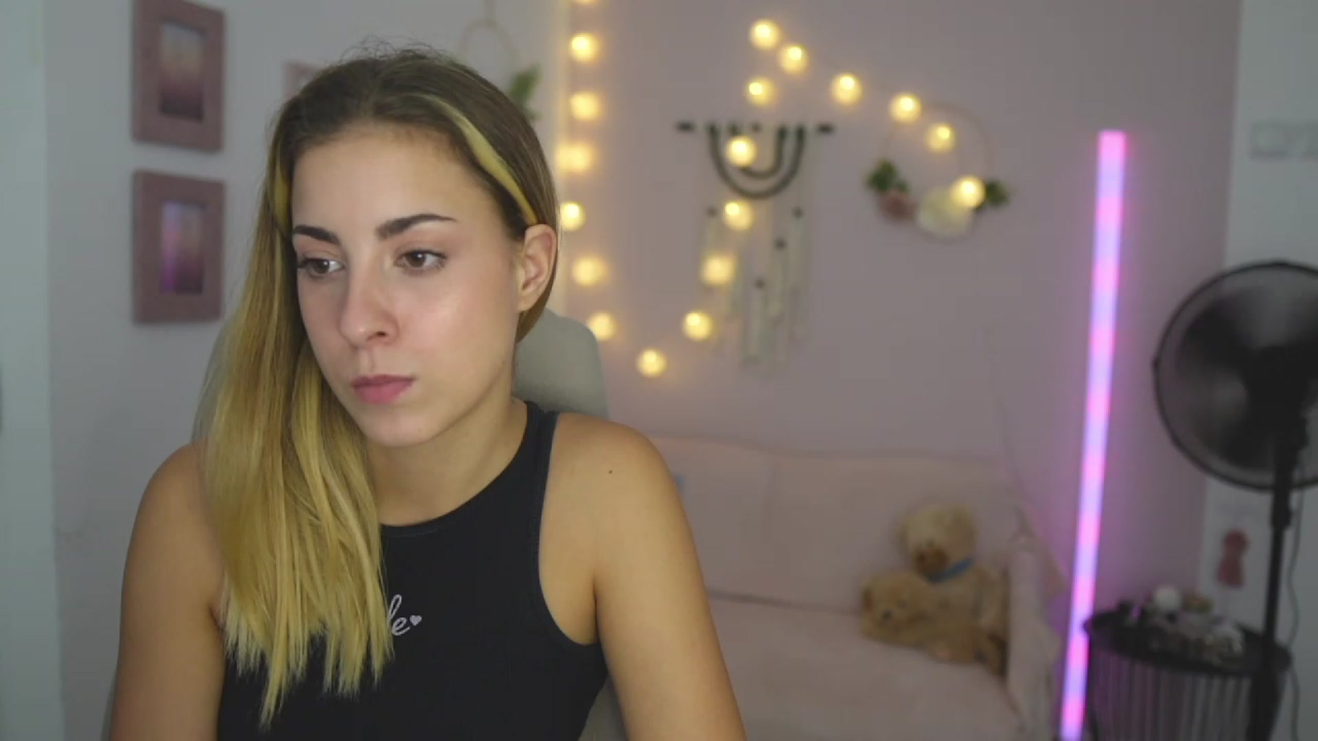 Gallery image thumbnail from Gia_Lopez18's myfreecams stream on, 08/30/2023, 19:58 image 6 of 20