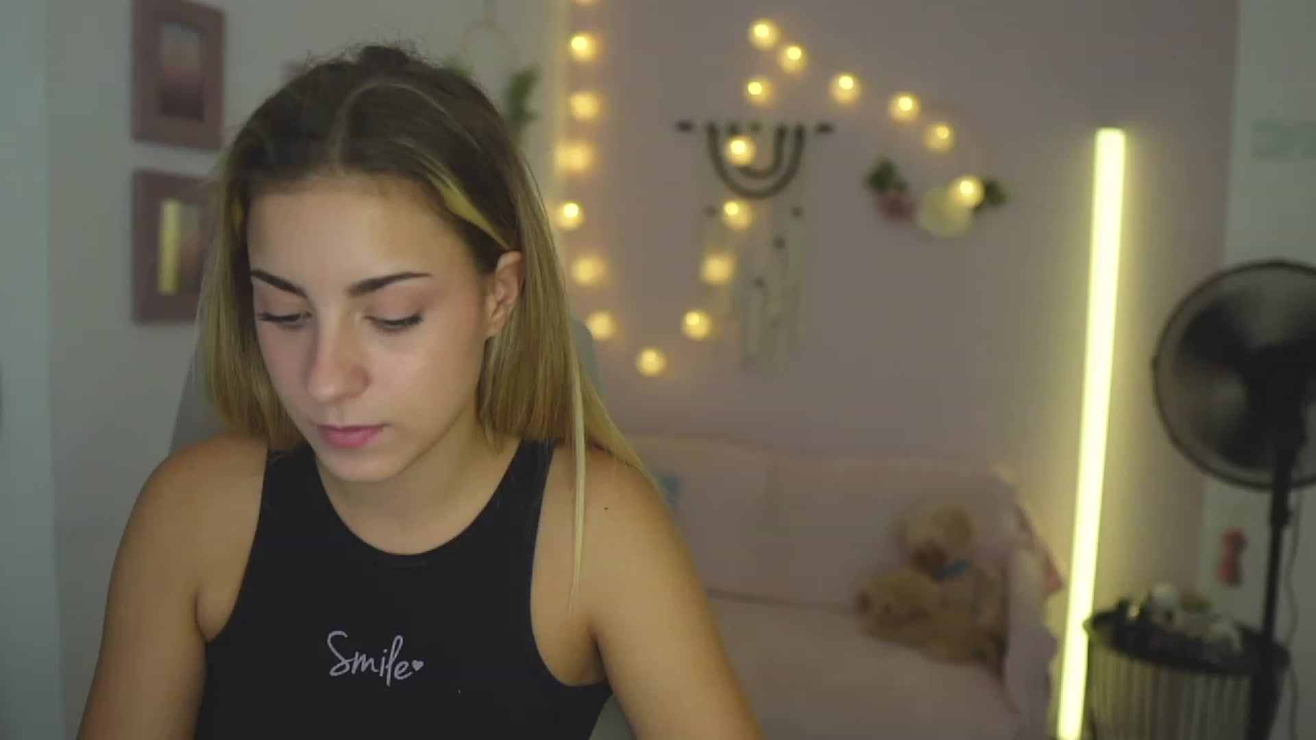 Gallery image thumbnail from Gia_Lopez18's myfreecams stream on, 08/30/2023, 21:13 image 2 of 20