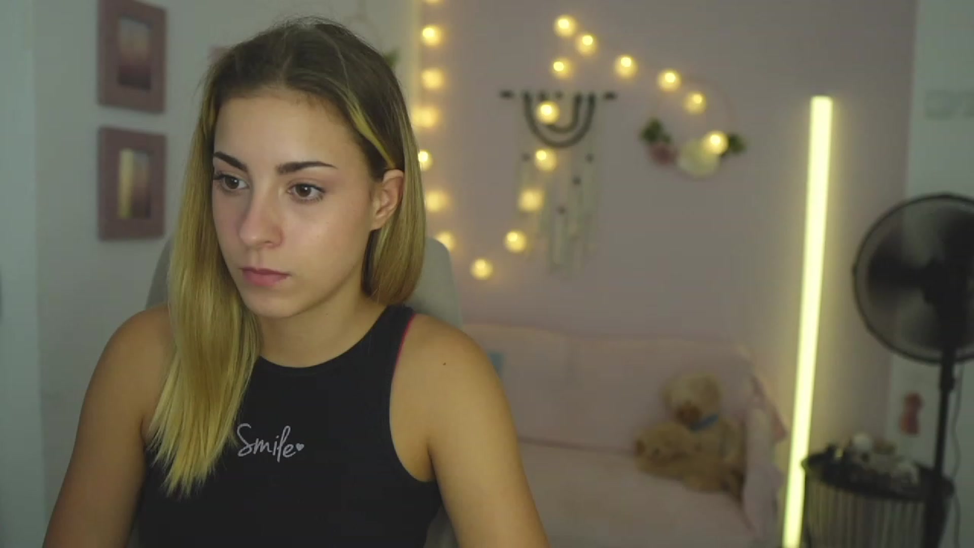 Gallery image thumbnail from Gia_Lopez18's myfreecams stream on, 08/30/2023, 21:13 image 19 of 20