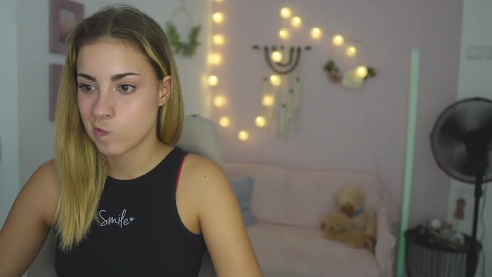Gallery image thumbnail from Gia_Lopez18's myfreecams stream on, 08/30/2023, 21:13 image 11 of 20