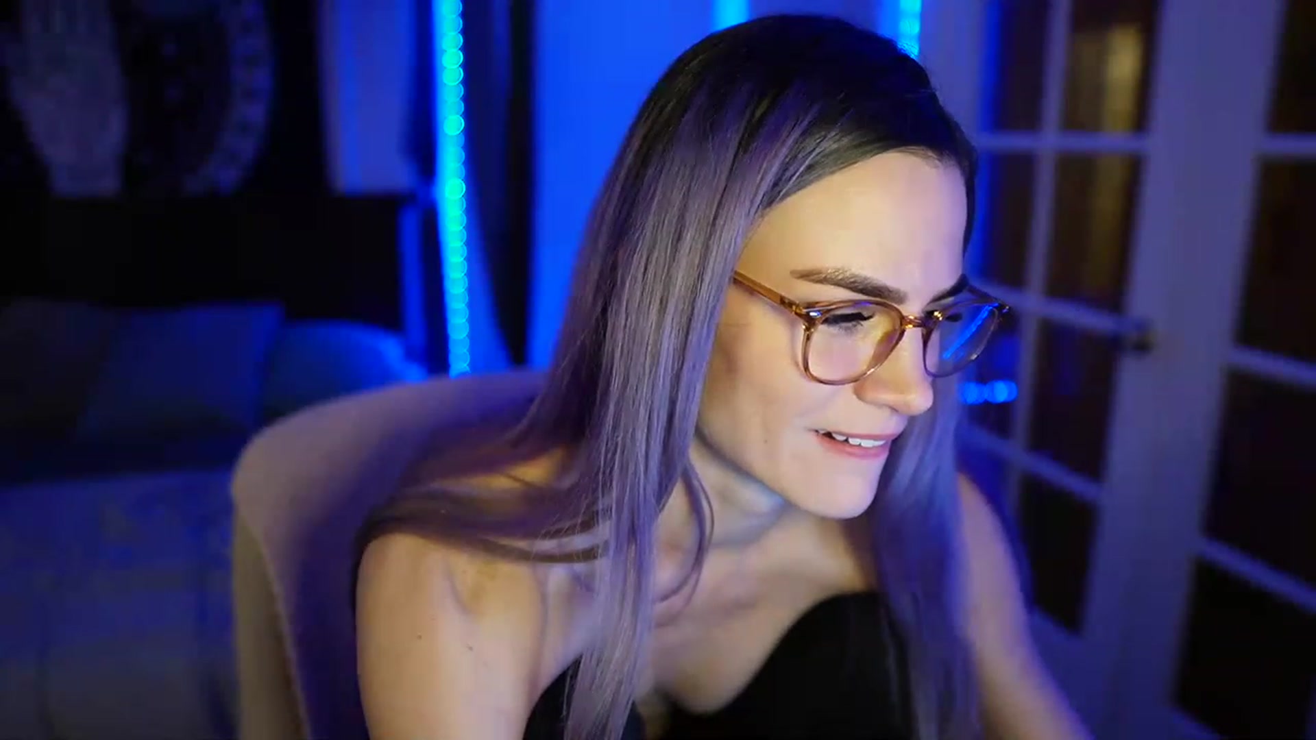 Gallery image thumbnail from Gia_NewYear's myfreecams stream on, 12/28/2022, 02:40 image 15 of 20