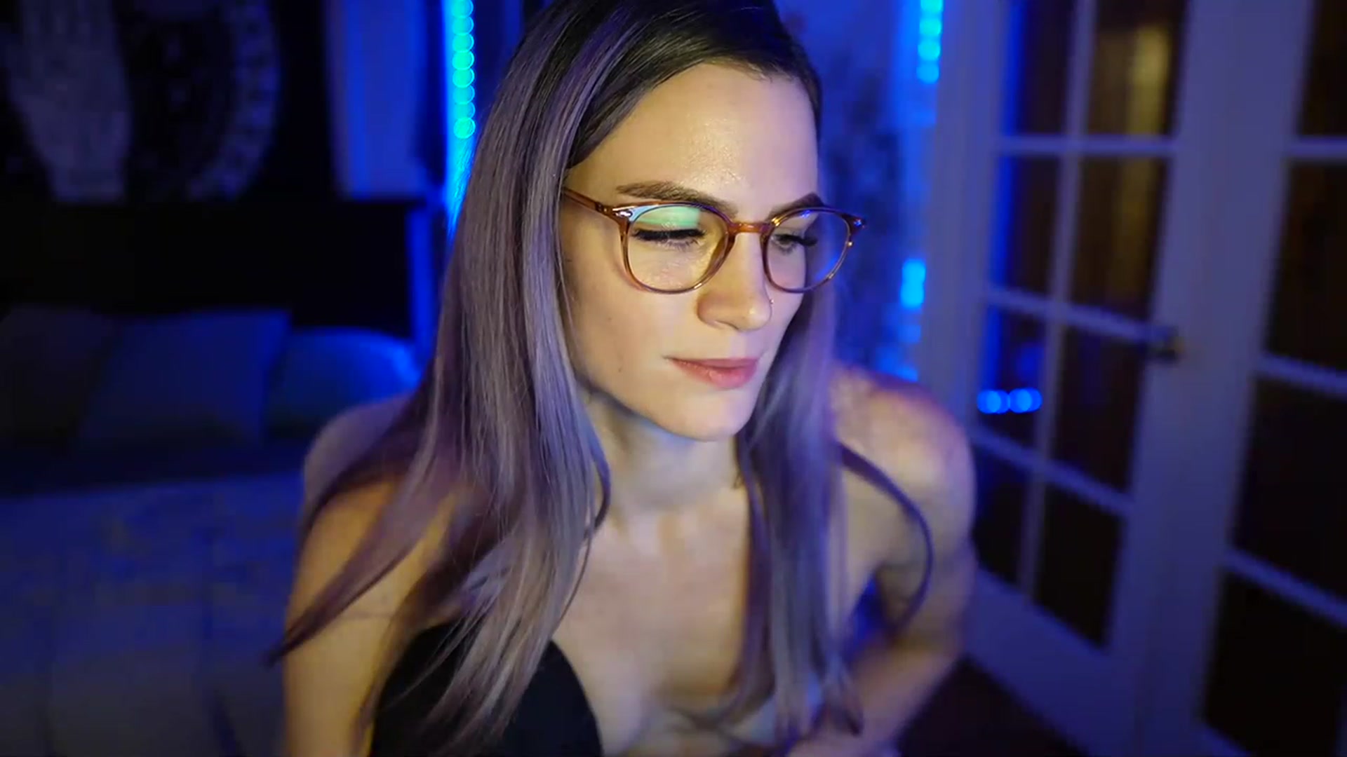 Gallery image thumbnail from Gia_NewYear's myfreecams stream on, 12/28/2022, 02:40 image 12 of 20