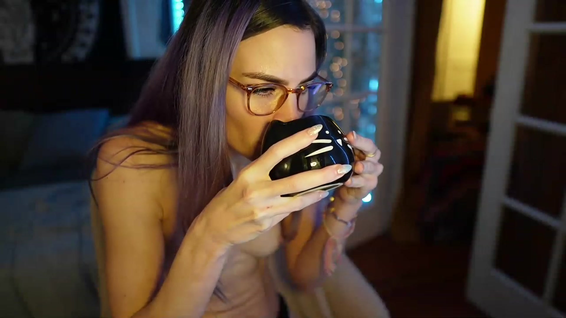 Gallery image thumbnail from Gia_NewYear's myfreecams stream on, 12/28/2022, 03:35 image 18 of 20