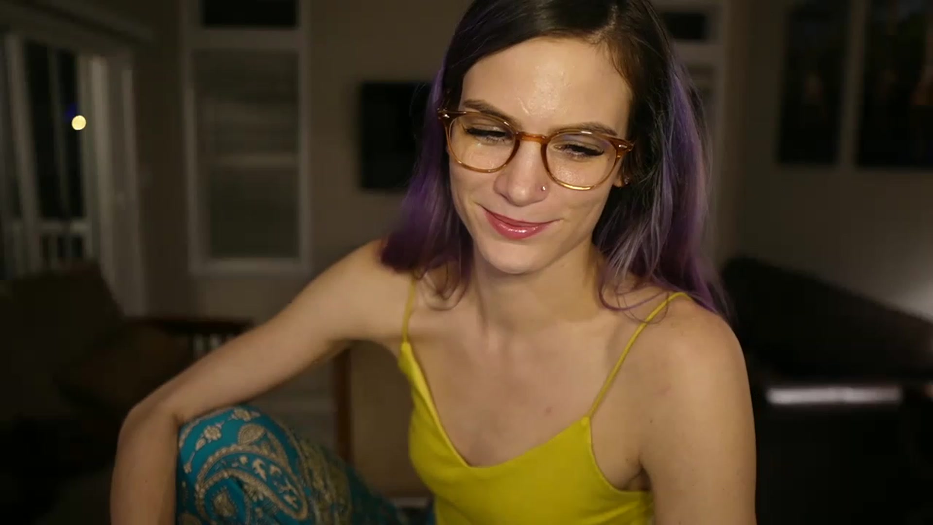 Gallery image thumbnail from Gia_NewYear's myfreecams stream on, 12/29/2022, 01:35 image 7 of 20