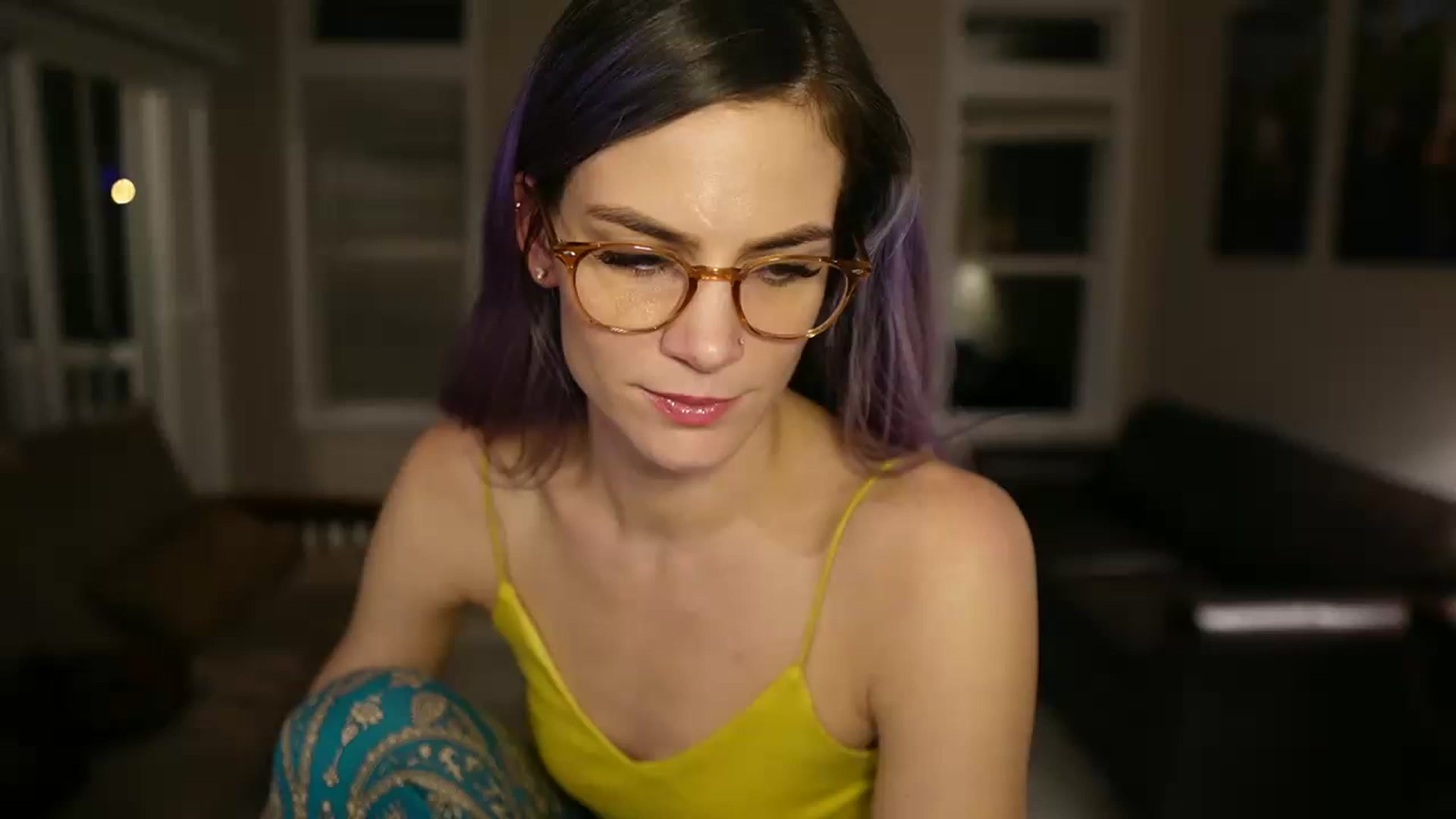 Gallery image thumbnail from Gia_NewYear's myfreecams stream on, 12/29/2022, 01:35 image 6 of 20