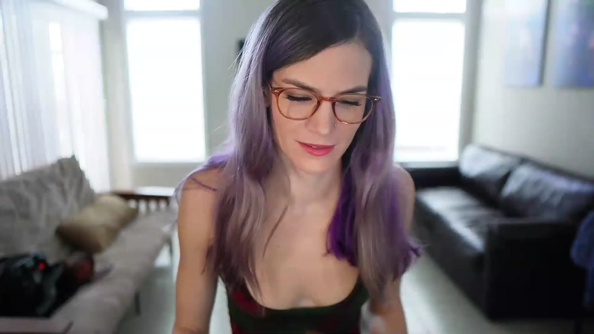 Gallery image thumbnail from Gia_NewYear's myfreecams stream on, 12/29/2022, 16:31 image 7 of 20
