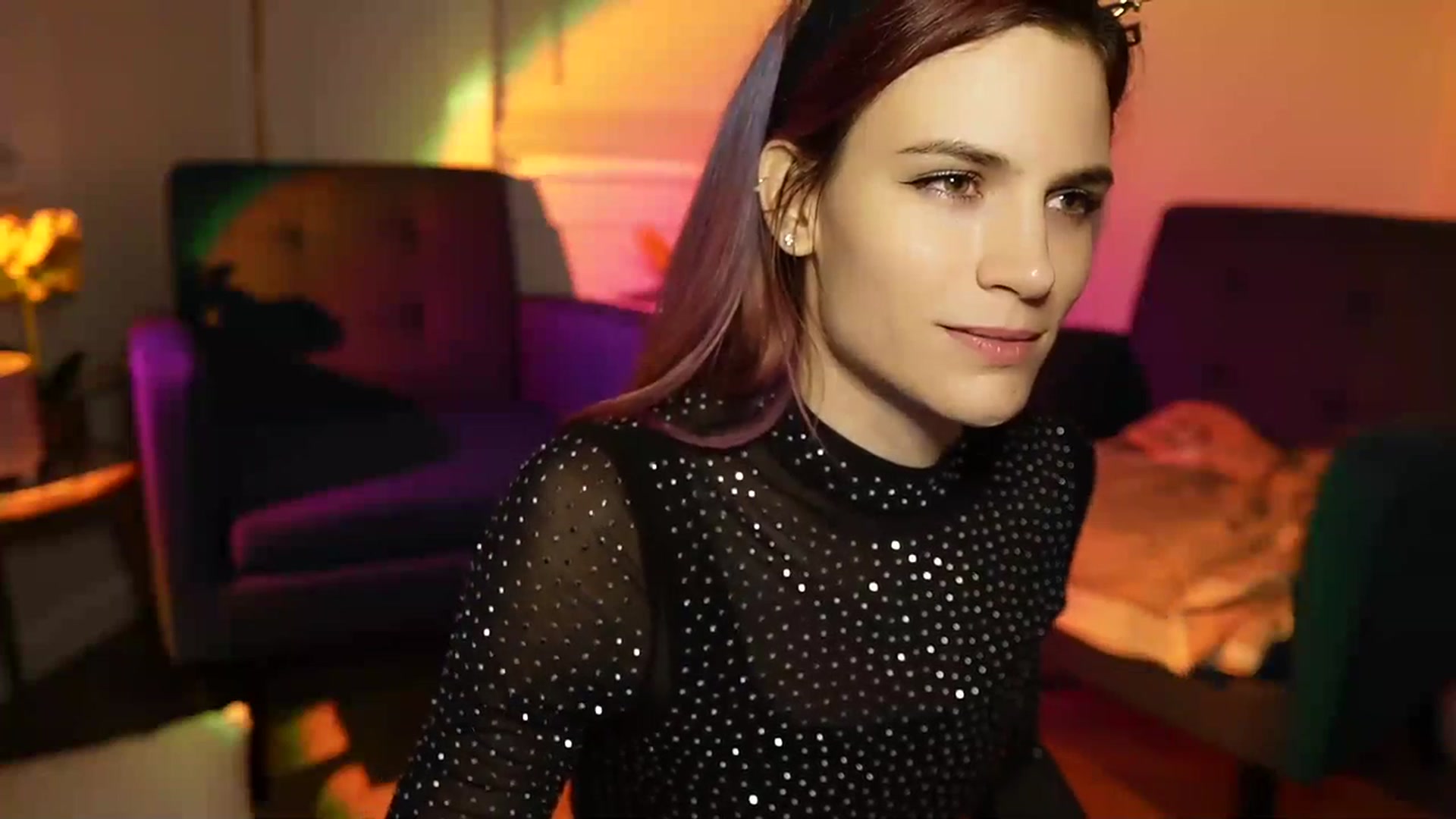 Gallery image thumbnail from Gia_NewYear's myfreecams stream on, 01/01/2024, 08:00 image 4 of 20
