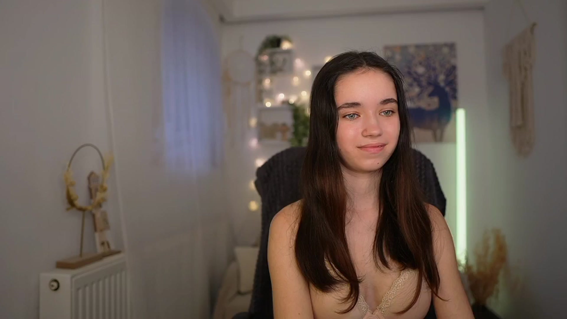 Gallery image thumbnail from Gia_Paige18's myfreecams stream on, 02/12/2024, 13:49 image 11 of 20
