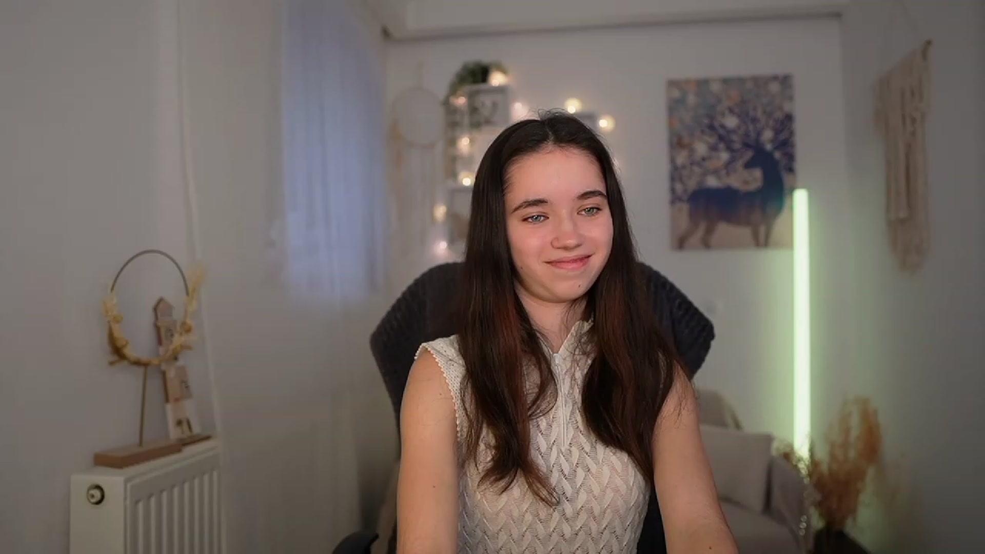 Gallery image thumbnail from Gia_Paige18's myfreecams stream on, 02/15/2024, 10:04 image 13 of 20